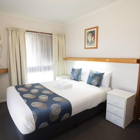 Majestic Motel ฮอร์แชม ภายนอก รูปภาพ