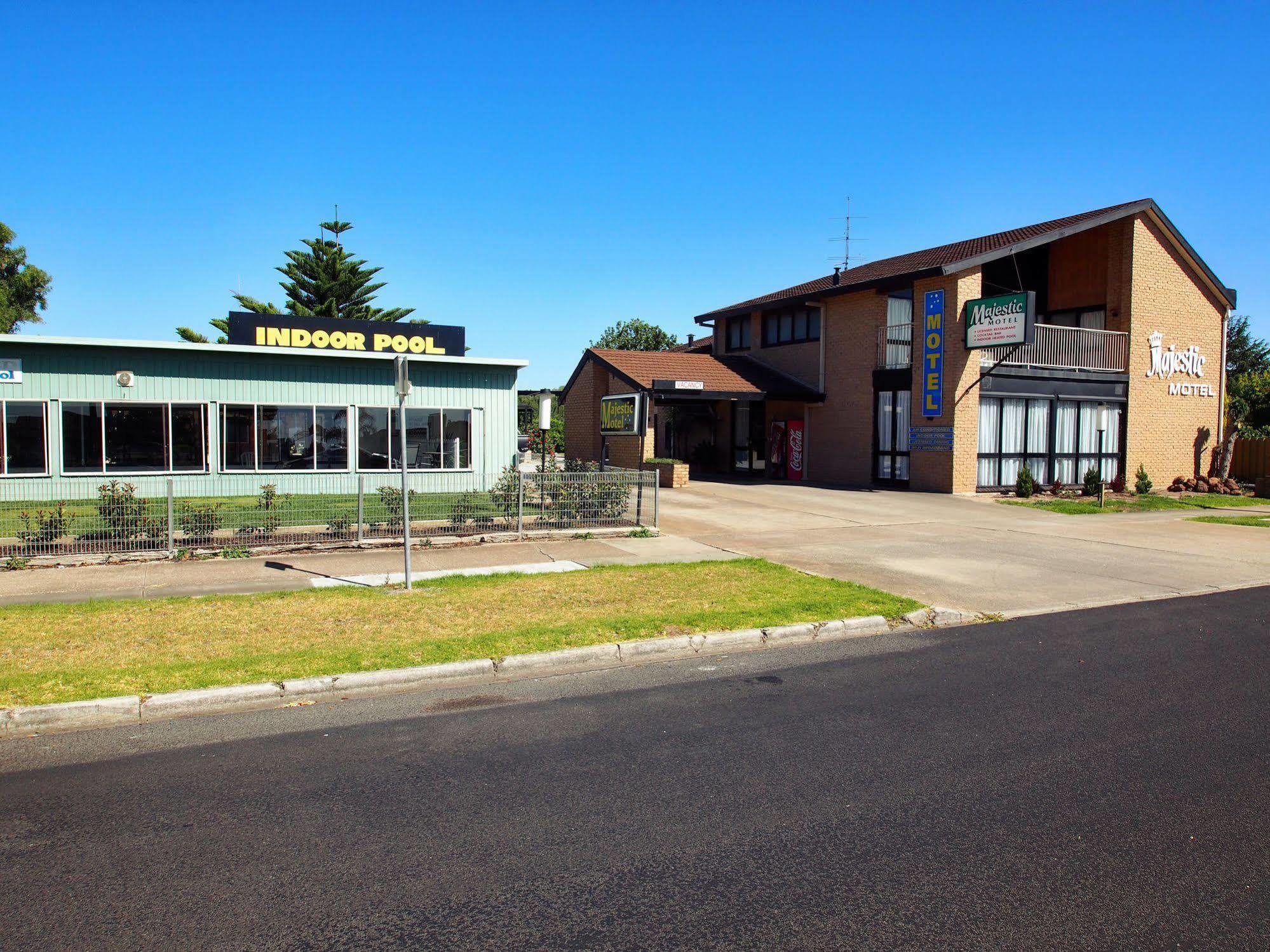 Majestic Motel ฮอร์แชม ภายนอก รูปภาพ