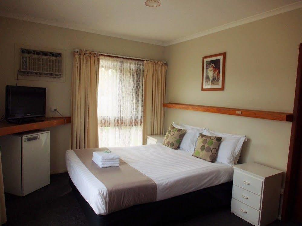 Majestic Motel ฮอร์แชม ภายนอก รูปภาพ