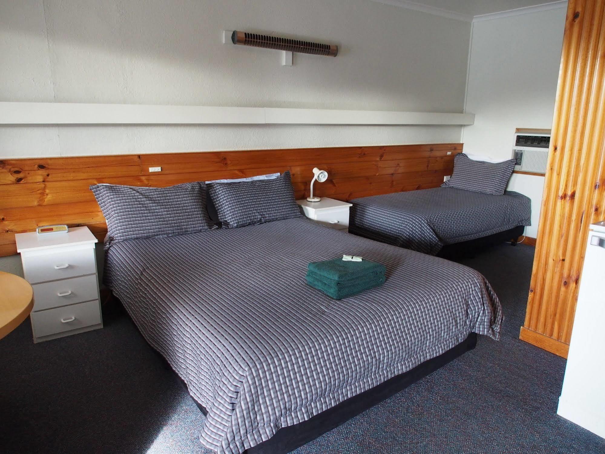 Majestic Motel ฮอร์แชม ภายนอก รูปภาพ