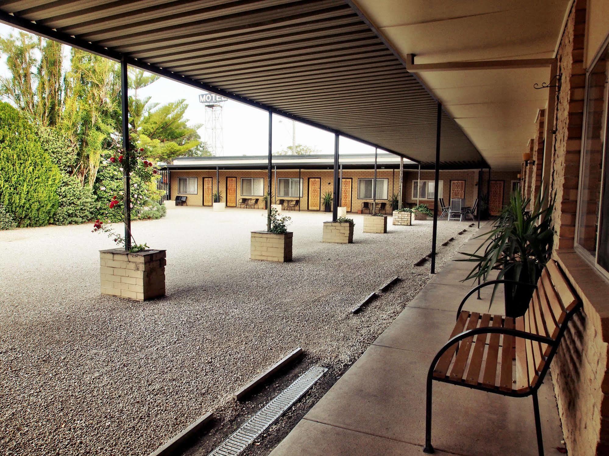Majestic Motel ฮอร์แชม ภายนอก รูปภาพ